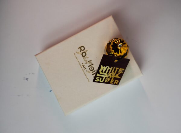 White Super Oud - Image 4